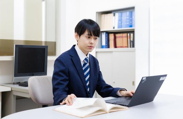 男性スタッフも活躍中◎週1日～OK★