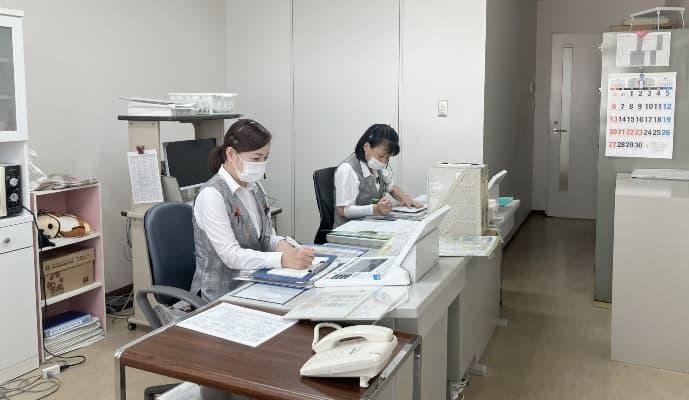 そばには先輩や仲間がいる安心空間でのお仕事です★