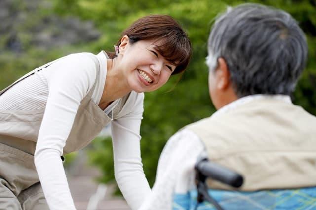 有料老人ホームにはどのような職種がある?職員の人員配置について解説