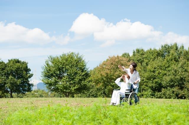 ケアスタッフとは|仕事内容や資格、未経験におすすめの求人をご紹介