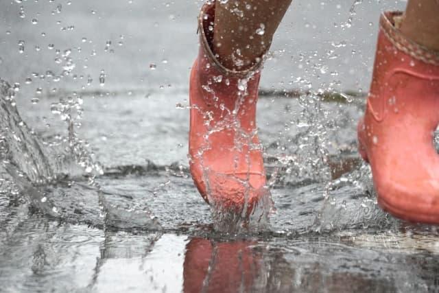 梅雨・夏は手足口病に特に注意!保育園で気を付けるべき感染予防を紹介