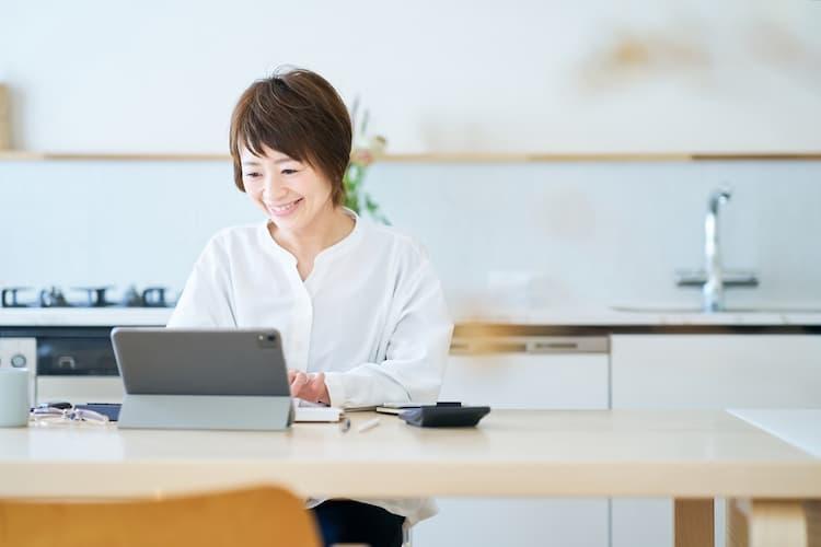 50代女性の転職は厳しい？成功のポイントや資格なし・未経験にもおすすめの仕事をご紹介