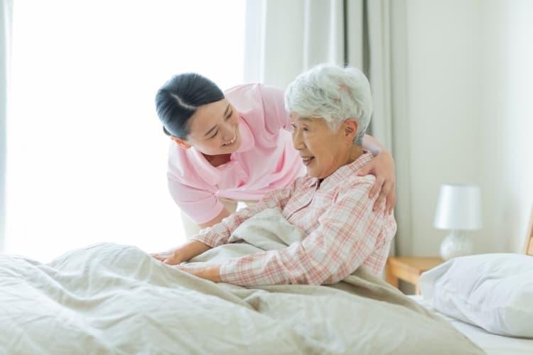 「不穏」の意味とは?主な症状や原因、対応するときのポイントを解説 - ソラジョブ介護