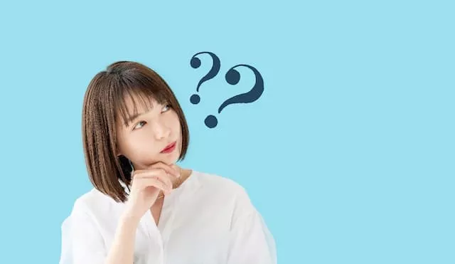 医師事務作業補助の仕事について考えている女性