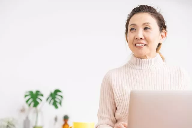 求人を探している50代の女性