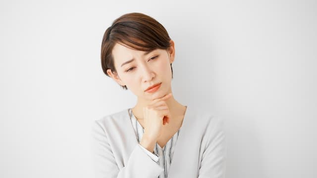 有給について悩んでいる女性