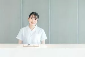 派遣で医療事務として働いている主婦の女性