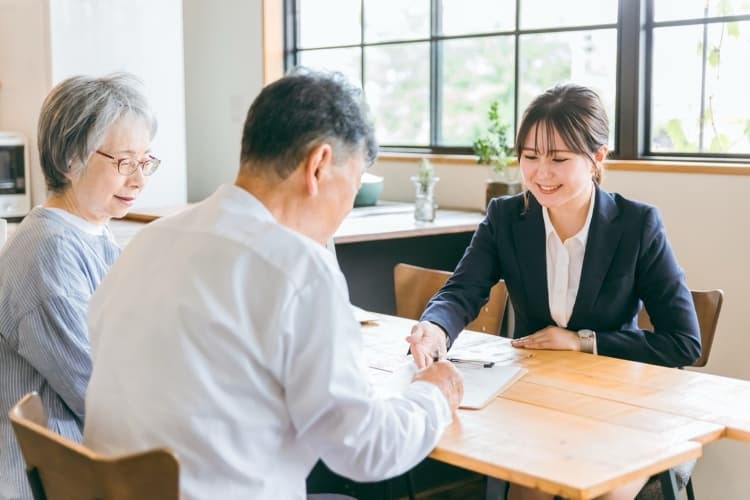 社会福祉士の女性