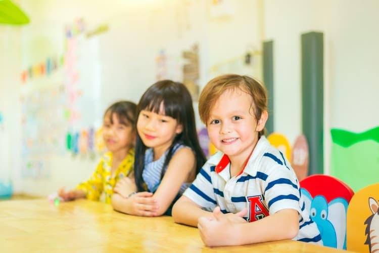 外国人の子供達